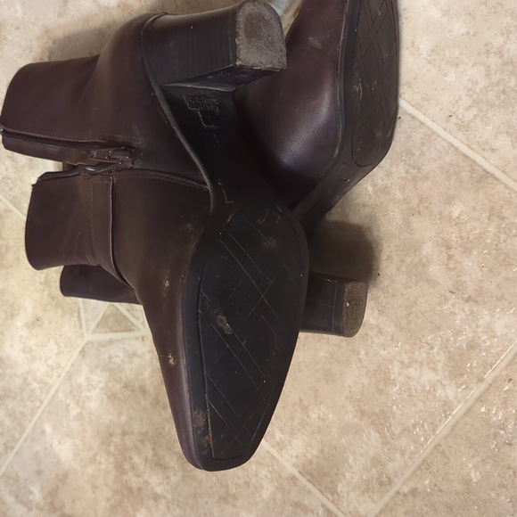 Boots - Picture 6 of 6